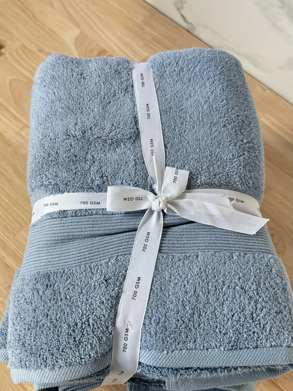 Nicole Miller Light Blue Oversized Towel Set NWT